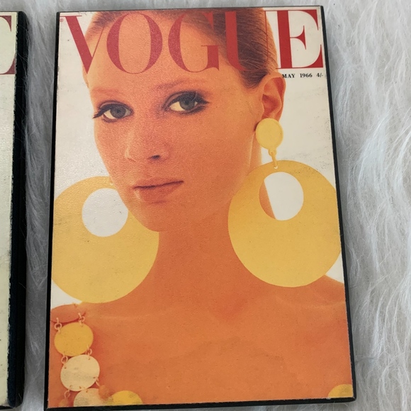 ❣️SOLD❣️Vintage 60's VOGUE magazine cover wall art - Picture 6 of 8